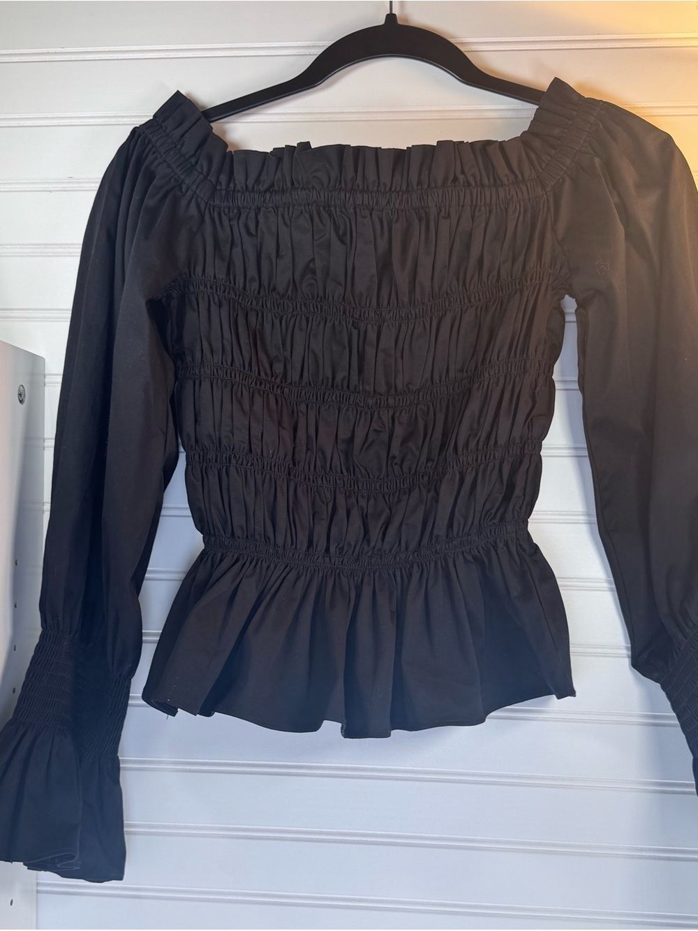House of Harlow 1960 Black Smocked Off Shoulder Peplum Top XS - Picture 2 of 5